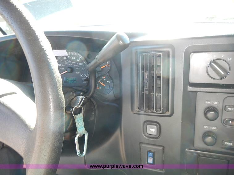 image for item L3544 2003 Chevrolet Express 1500 van