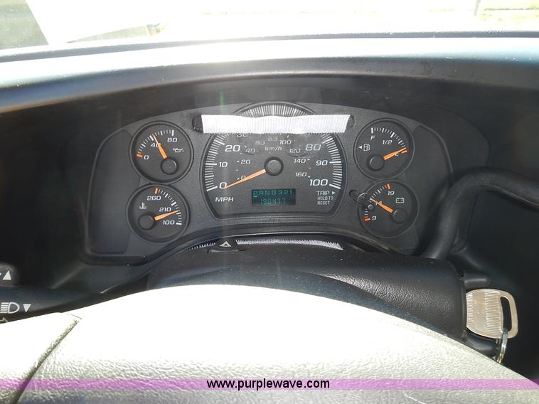 image for item L3544 2003 Chevrolet Express 1500 van
