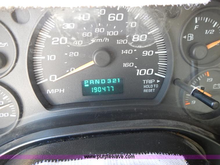 image for item L3544 2003 Chevrolet Express 1500 van