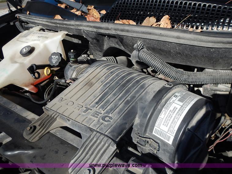 image for item L3544 2003 Chevrolet Express 1500 van