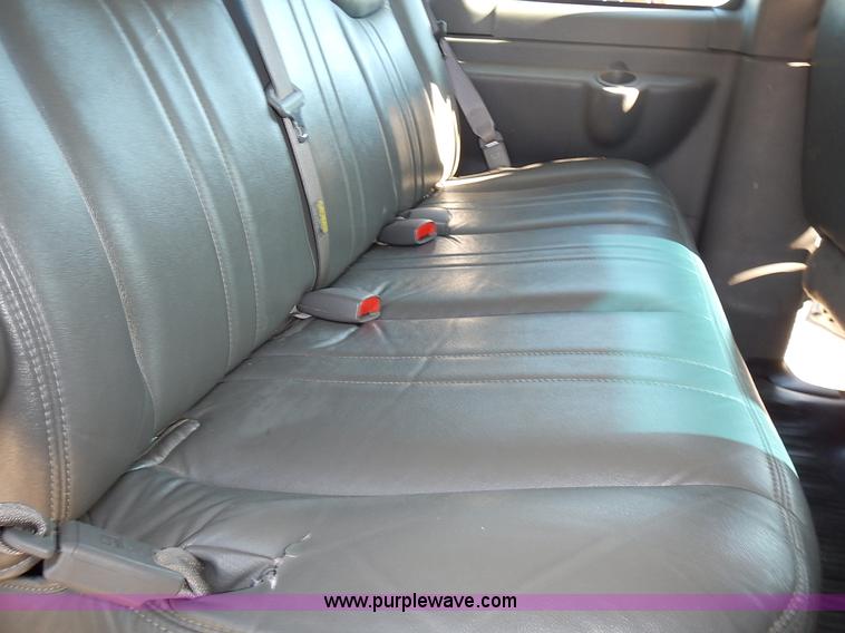 image for item L3544 2003 Chevrolet Express 1500 van