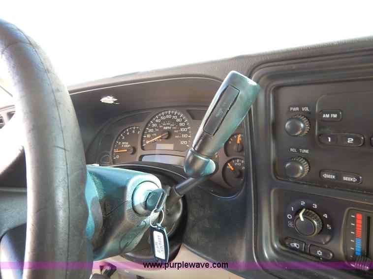 image for item L3547 2003 Chevrolet Silverado 1500 pickup truck