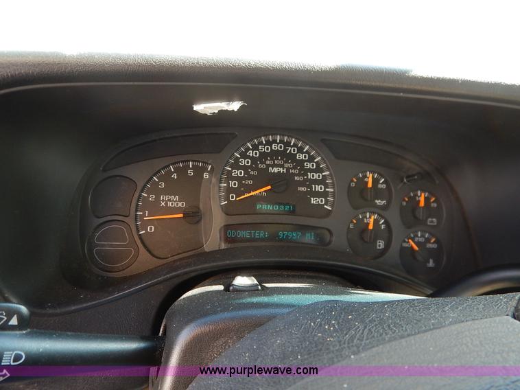 image for item L3547 2003 Chevrolet Silverado 1500 pickup truck