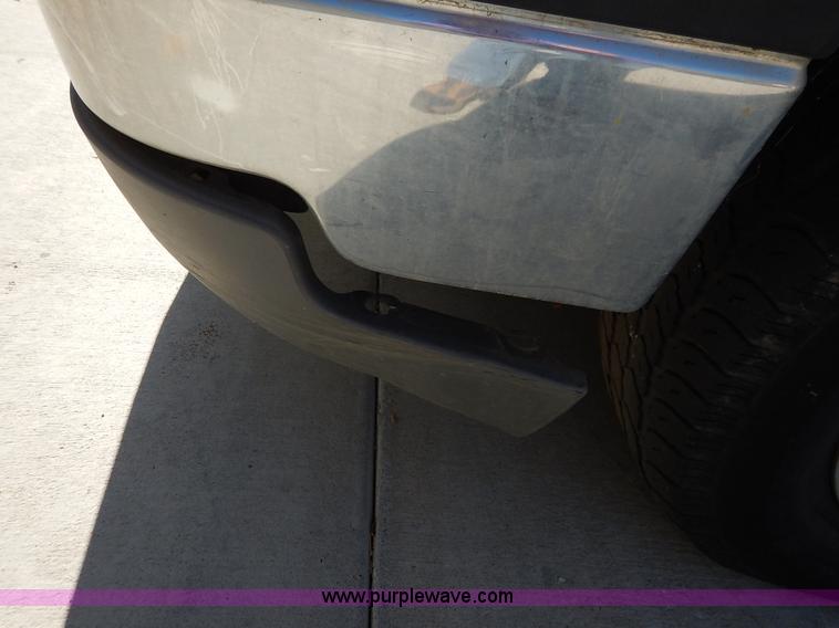 image for item L3547 2003 Chevrolet Silverado 1500 pickup truck