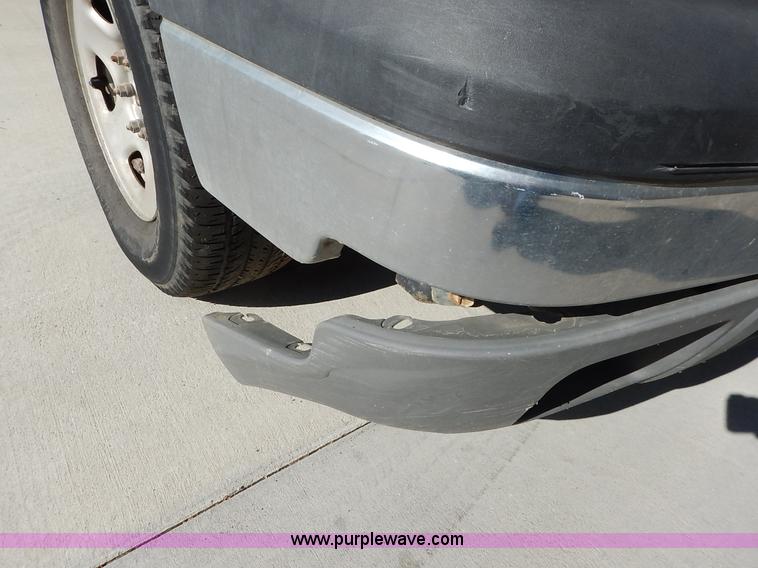 image for item L3547 2003 Chevrolet Silverado 1500 pickup truck