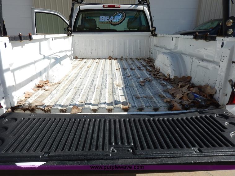 image for item L3547 2003 Chevrolet Silverado 1500 pickup truck