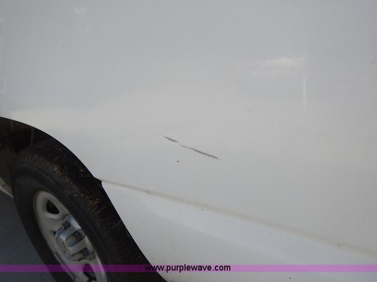 image for item L3547 2003 Chevrolet Silverado 1500 pickup truck