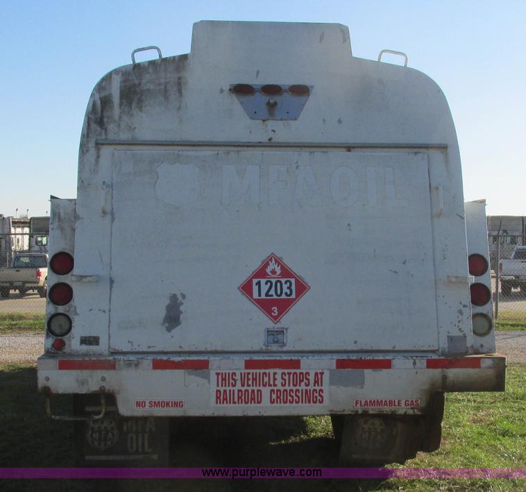 image for item L5319 1999 International 4900 fuel truck