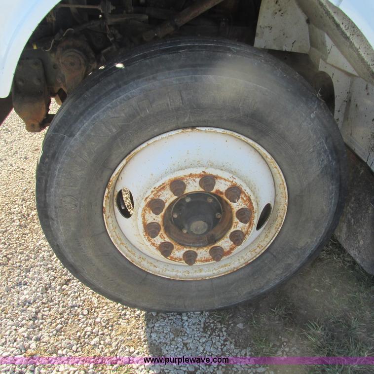 image for item L5319 1999 International 4900 fuel truck