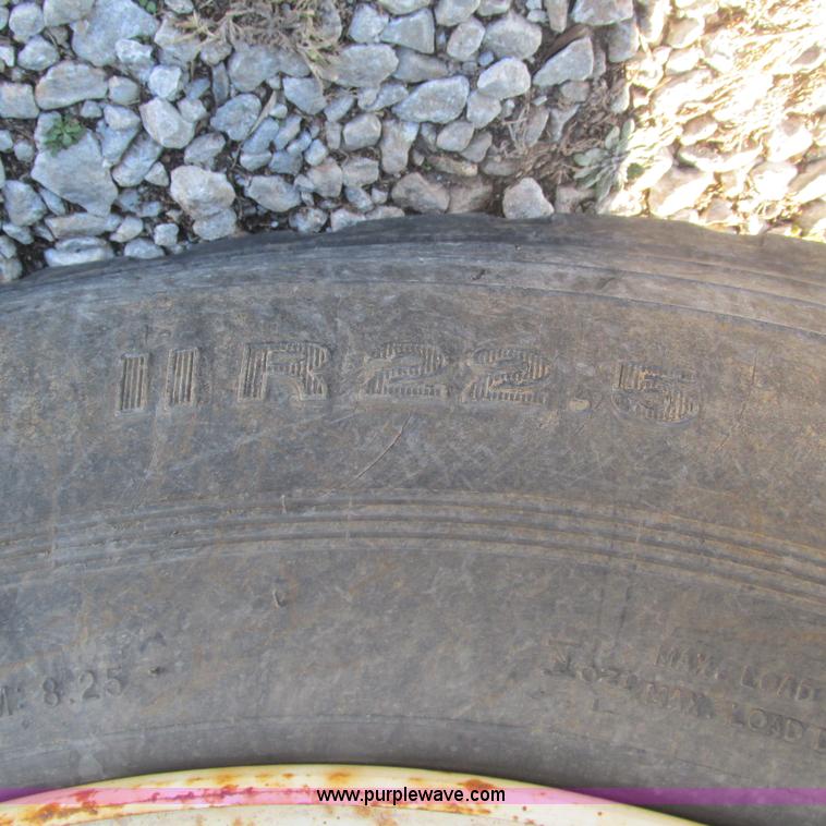 image for item L5319 1999 International 4900 fuel truck