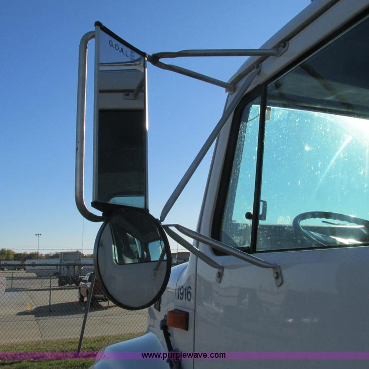 image for item L5319 1999 International 4900 fuel truck