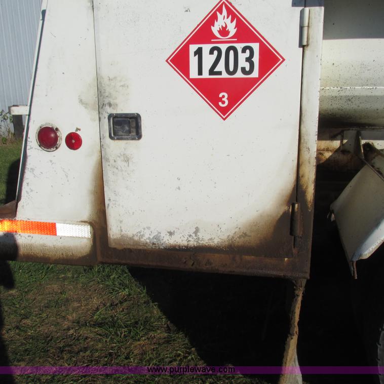 image for item L5319 1999 International 4900 fuel truck