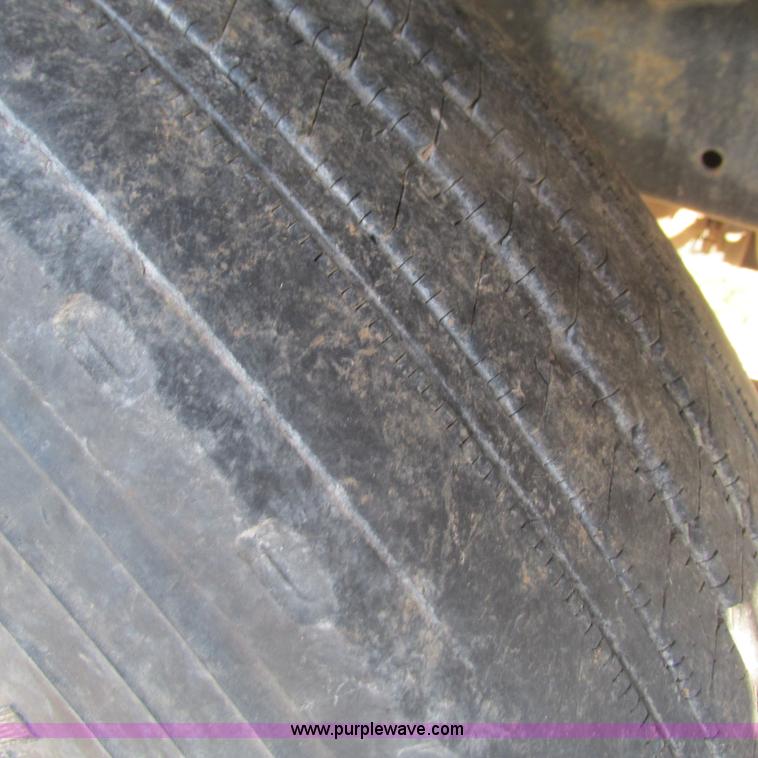 image for item L5319 1999 International 4900 fuel truck