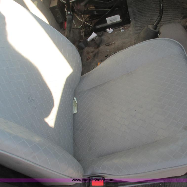 image for item L5319 1999 International 4900 fuel truck