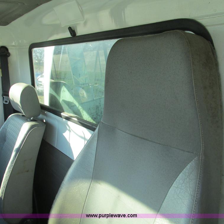 image for item L5319 1999 International 4900 fuel truck