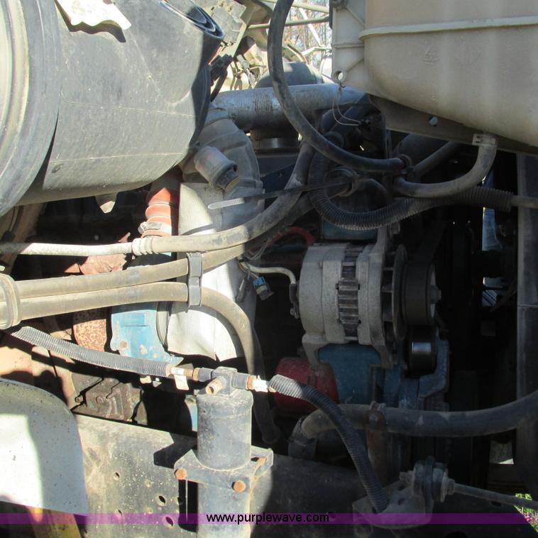 image for item L5319 1999 International 4900 fuel truck