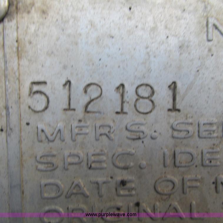 image for item L5319 1999 International 4900 fuel truck