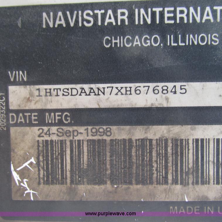 image for item L5319 1999 International 4900 fuel truck