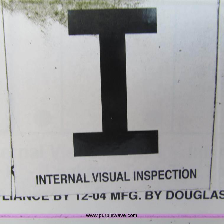 image for item L5319 1999 International 4900 fuel truck