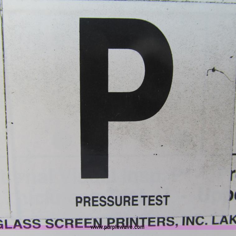 image for item L5319 1999 International 4900 fuel truck