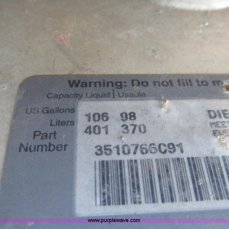 image for item L5324 2001 International 9100i fuel truck