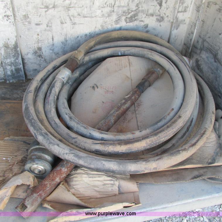 image for item L5324 2001 International 9100i fuel truck