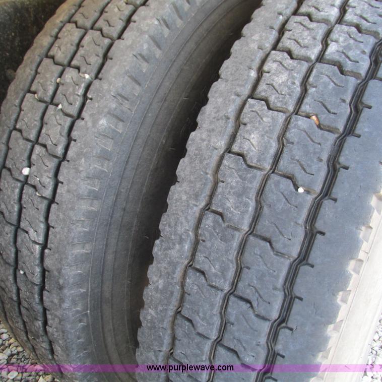 image for item L5324 2001 International 9100i fuel truck