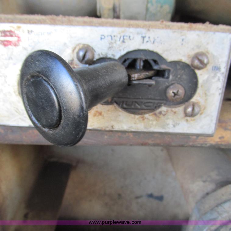 image for item L5324 2001 International 9100i fuel truck