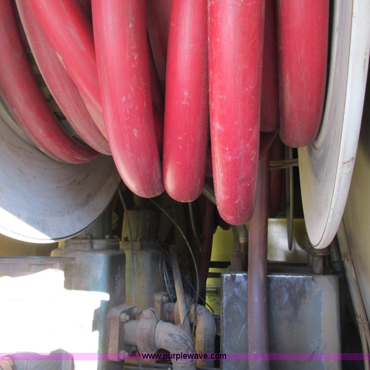 image for item L5324 2001 International 9100i fuel truck