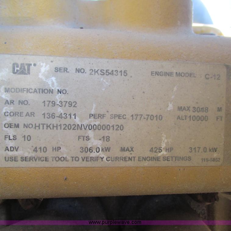 image for item L5324 2001 International 9100i fuel truck