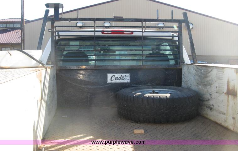 image for item L6438 2002 Chevrolet Silverado 2500 flatbed pickup truck