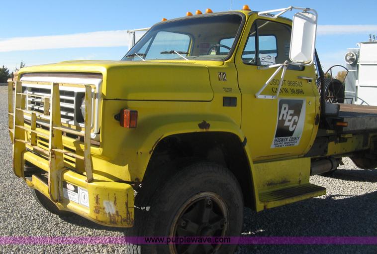 image for item L6439 1986 Chevrolet C70 Custom Deluxe flatbed truck