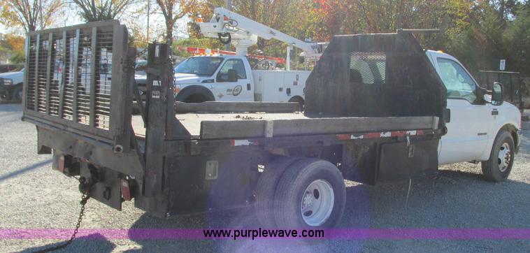 image for item N9258 1999 Ford F350 Super Duty flatbed pickup truck