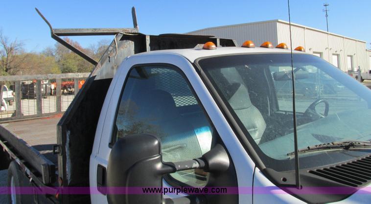 image for item N9258 1999 Ford F350 Super Duty flatbed pickup truck