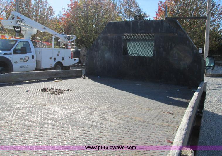 image for item N9258 1999 Ford F350 Super Duty flatbed pickup truck