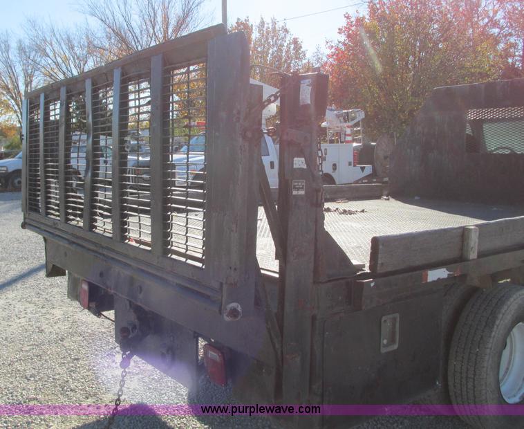 image for item N9258 1999 Ford F350 Super Duty flatbed pickup truck