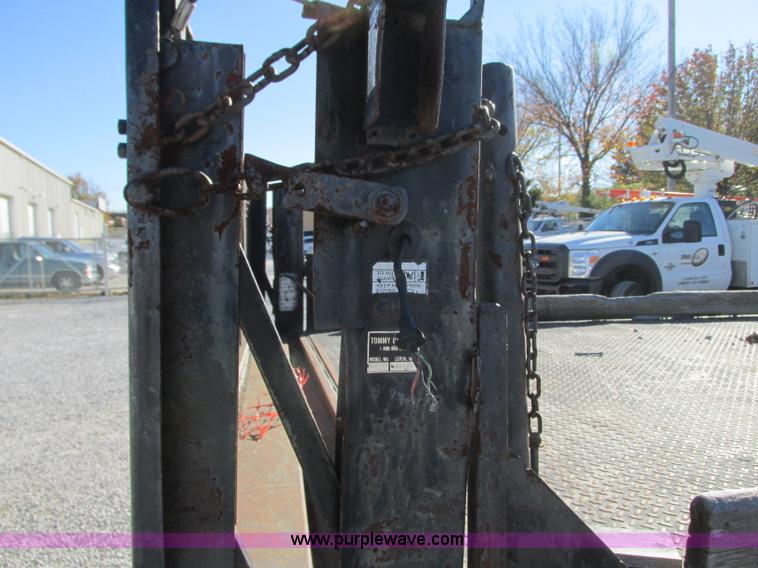 image for item N9258 1999 Ford F350 Super Duty flatbed pickup truck