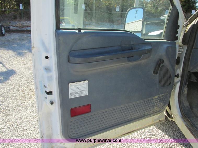 image for item N9258 1999 Ford F350 Super Duty flatbed pickup truck