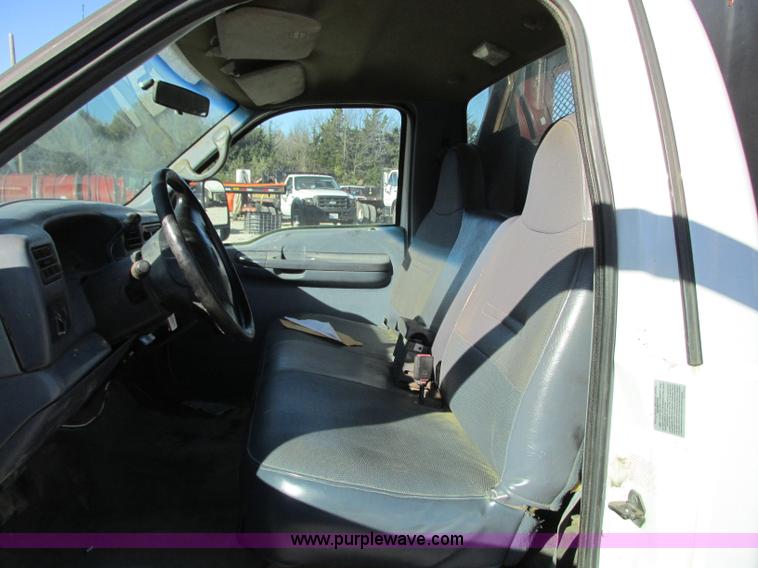 image for item N9258 1999 Ford F350 Super Duty flatbed pickup truck