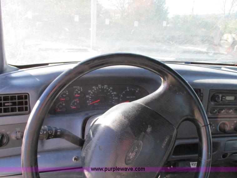 image for item N9258 1999 Ford F350 Super Duty flatbed pickup truck