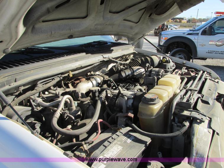 image for item N9258 1999 Ford F350 Super Duty flatbed pickup truck