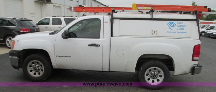 image for item R9328 2008 GMC Sierra 1500 pickup truck