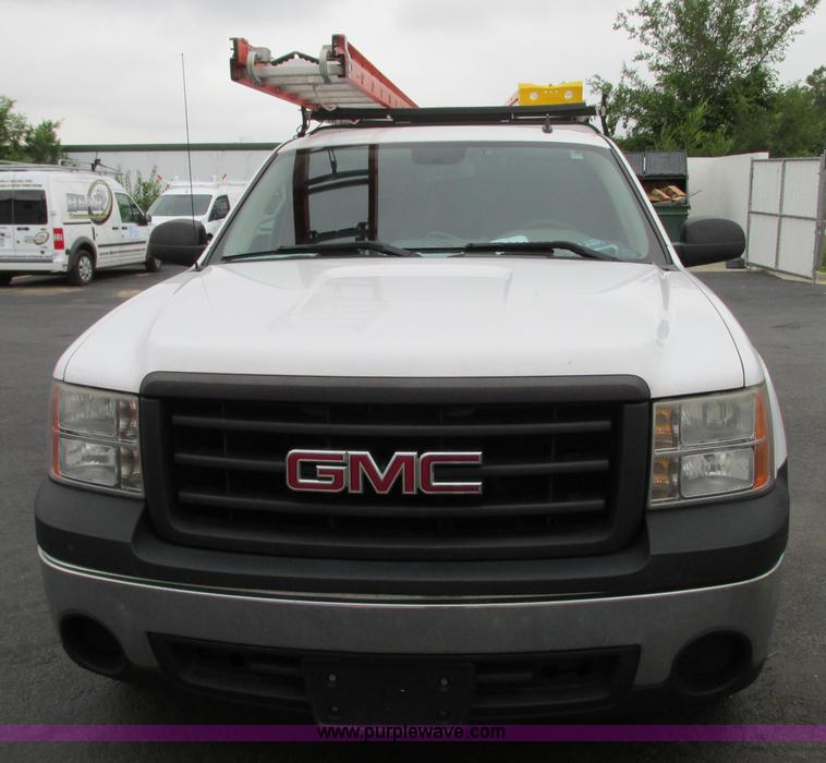 image for item R9328 2008 GMC Sierra 1500 pickup truck