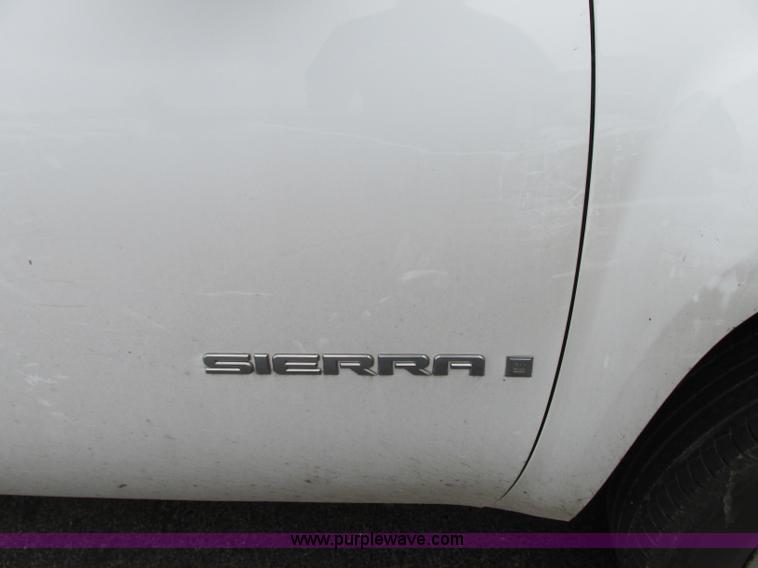 image for item R9328 2008 GMC Sierra 1500 pickup truck