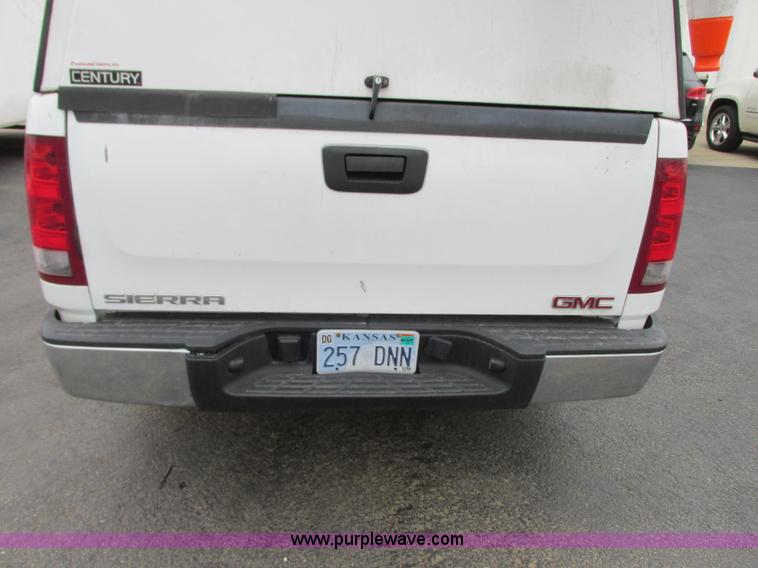 image for item R9328 2008 GMC Sierra 1500 pickup truck