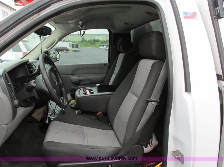 image for item R9328 2008 GMC Sierra 1500 pickup truck