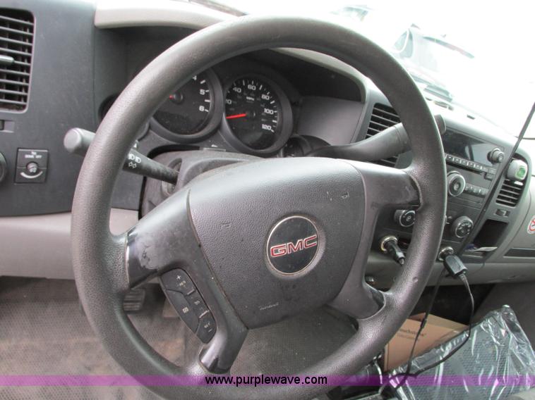 image for item R9328 2008 GMC Sierra 1500 pickup truck