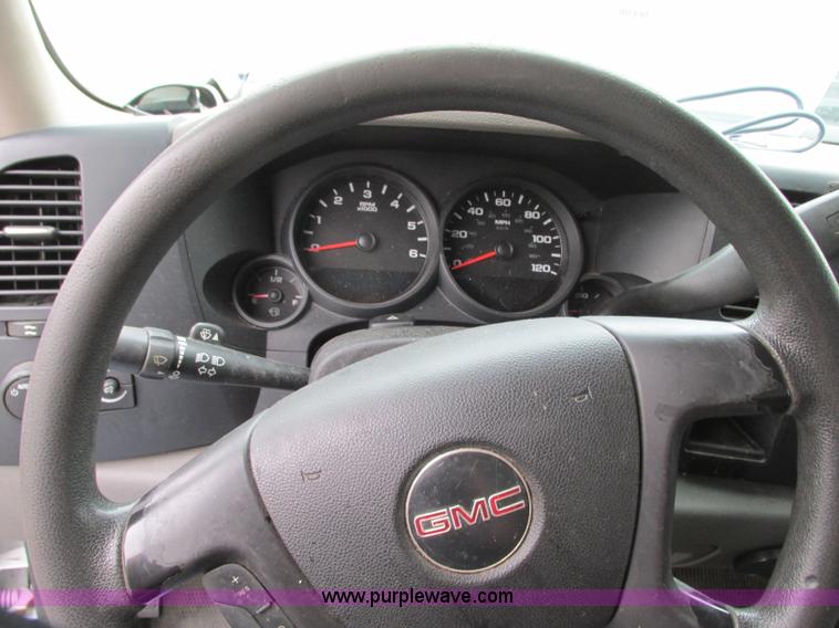 image for item R9328 2008 GMC Sierra 1500 pickup truck