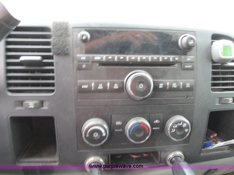 image for item R9328 2008 GMC Sierra 1500 pickup truck