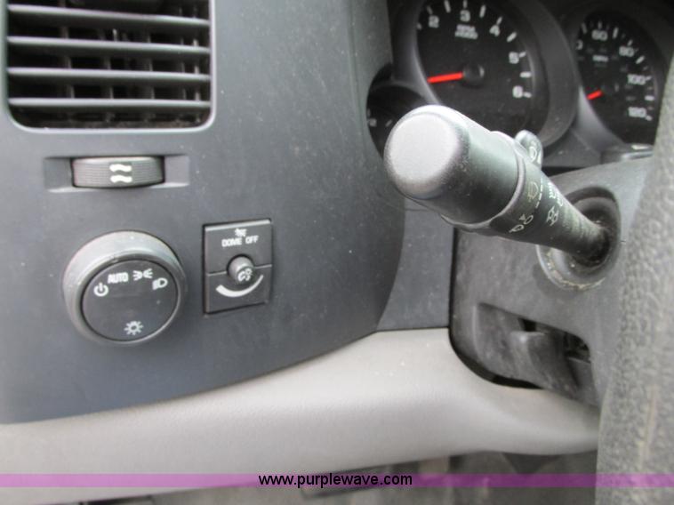 image for item R9328 2008 GMC Sierra 1500 pickup truck